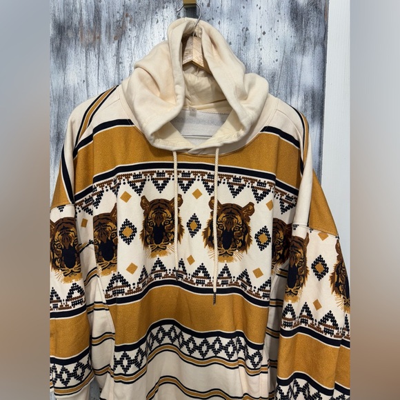 Free People Movement Sprint To The Finish Tiger Printed Hoodie - NWOT - Picture 4 of 12